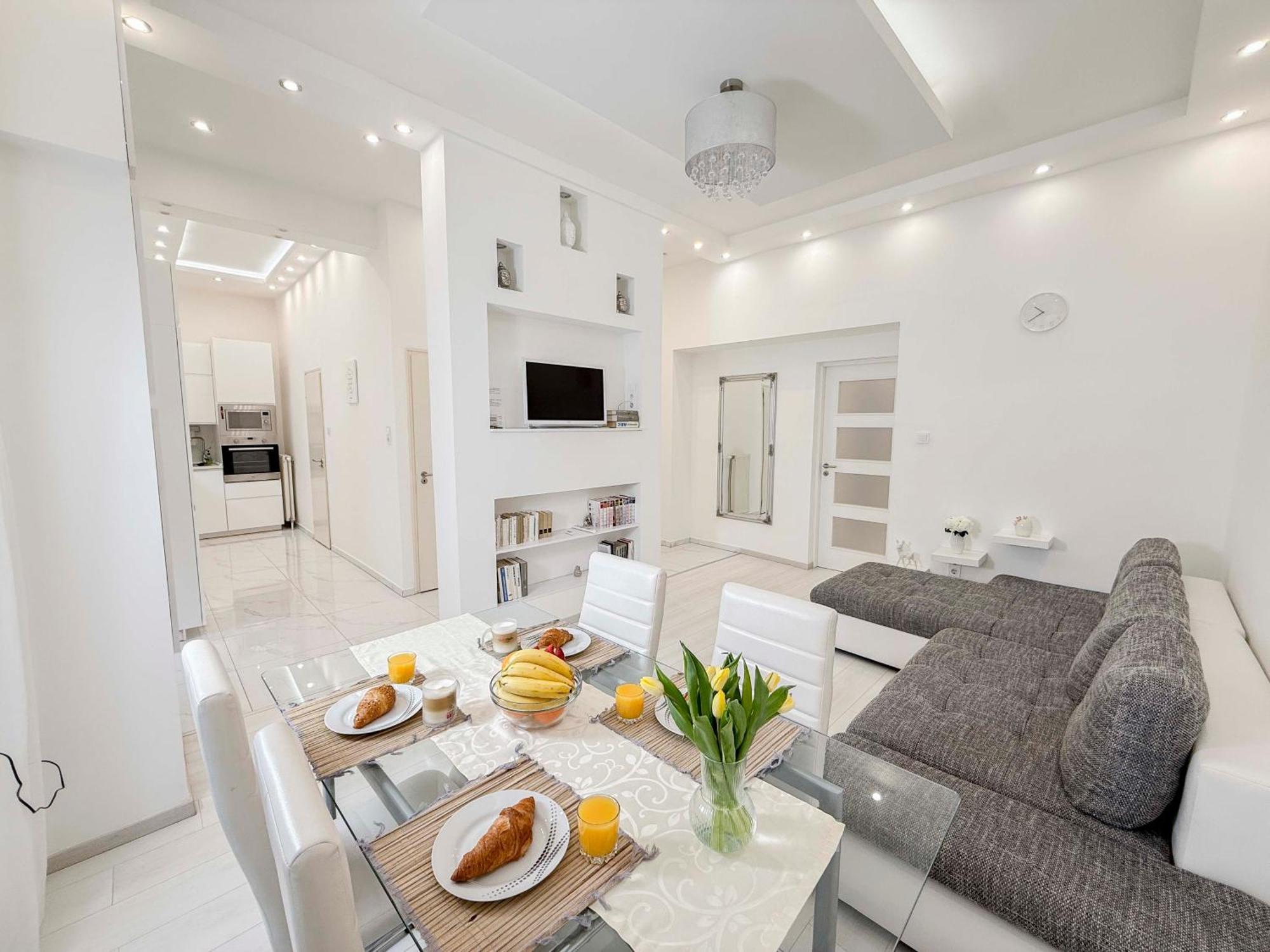 Izabellas Luxury Suite Downtown — Photos 3